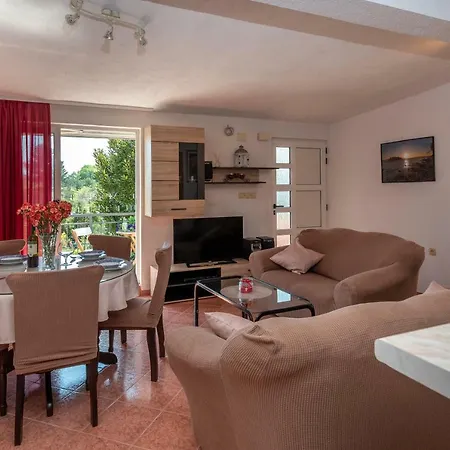 Apartment Dida Kastel Sucurac